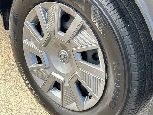 Used 2025 Nissan Kicks S image 11