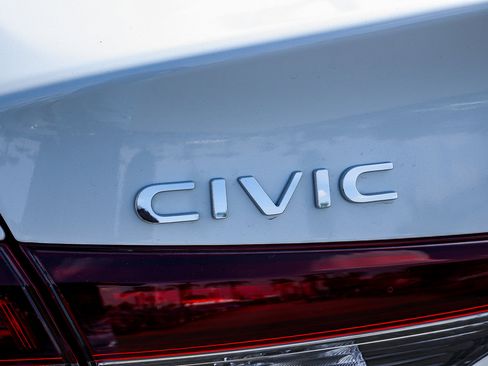 Used 2025 Honda Civic Sport image 9