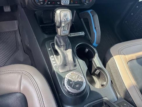 Used 2024 Ford Bronco Wildtrak AWD/4WD image 35
