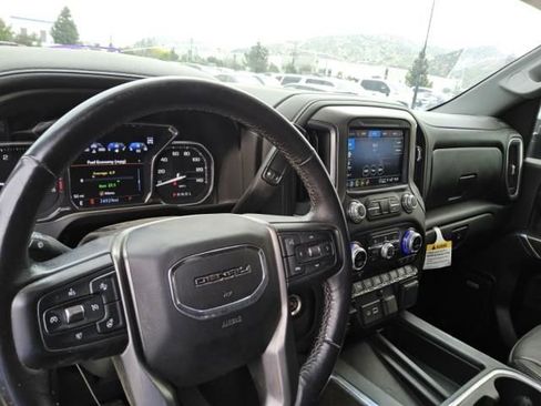 Used 2022 GMC Sierra 2500 Denali w/ Denali Ultimate Package image 8