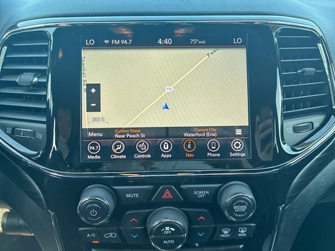 Used 2021 Jeep Grand Cherokee Laredo X AWD/4WD image 28