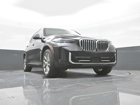 Used 2025 BMW X5 xDrive50e AWD/4WD image 40