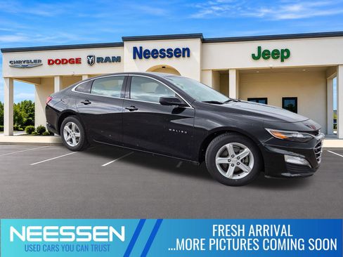 Used 2024 Chevrolet Malibu LT FWD image 1