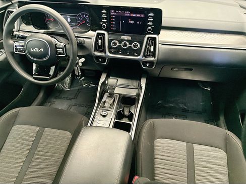 Used 2023 Kia Sorento LX FWD image 12