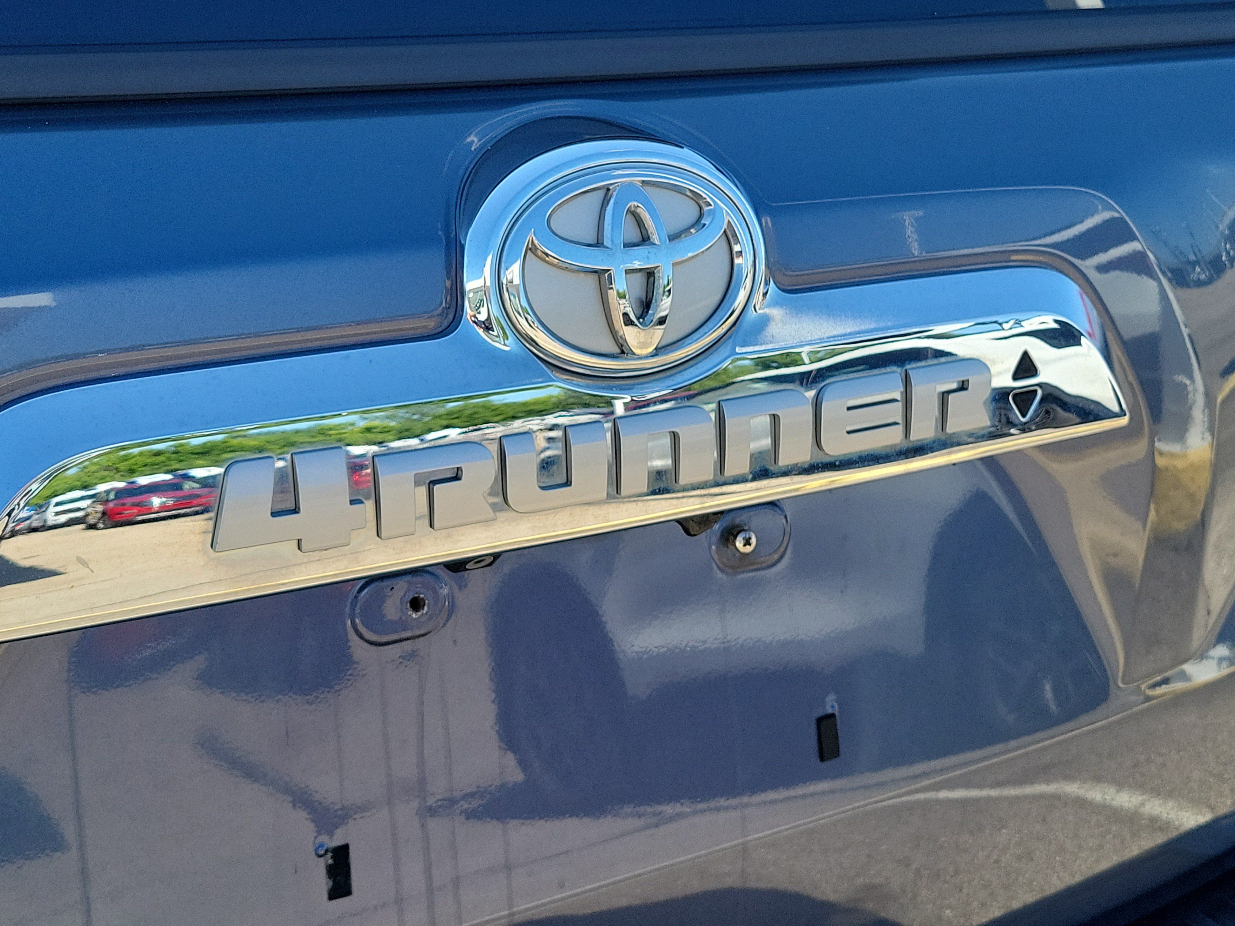 Used 2013 Toyota 4Runner Limited AWD/4WD image 6