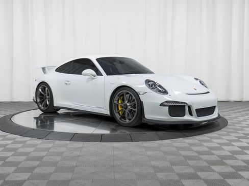 Certified 2014 Porsche 911 GT3 image 9