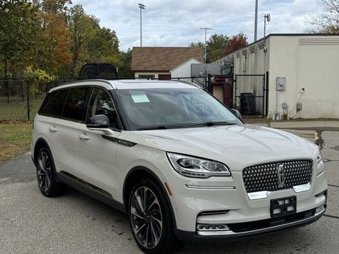 Used 2022 Lincoln Aviator Reserve w/ Equipment Group 201A image 3