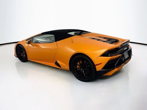 Used 2020 Lamborghini Huracan EVO RWD image 40