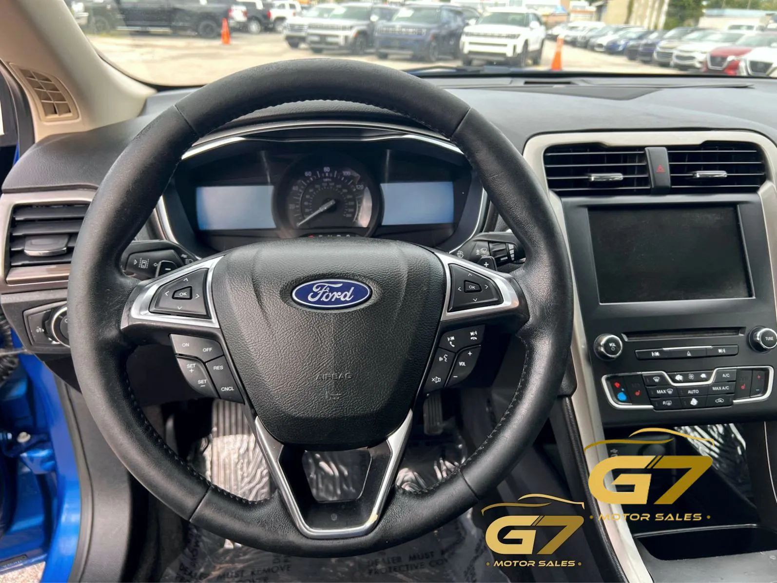 Used 2018 Ford Fusion SE w/ Fusion SE Technology Package FWD image 12