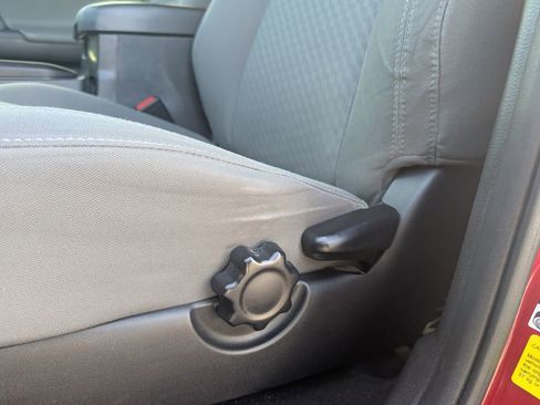 Used 2020 Toyota Tacoma SR w/ SR Convenience Package image 11