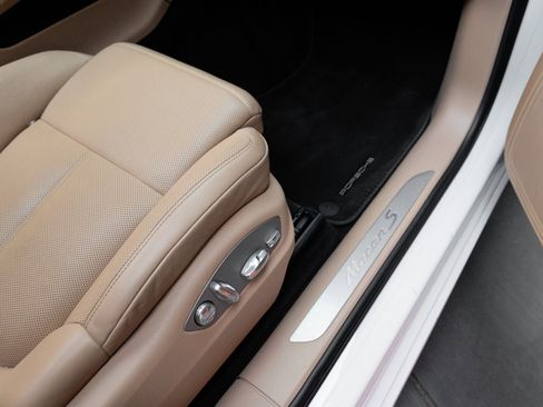 Certified 2022 Porsche Macan S image 33