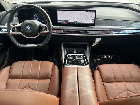 Certified 2025 BMW i7 xDrive60 image 22