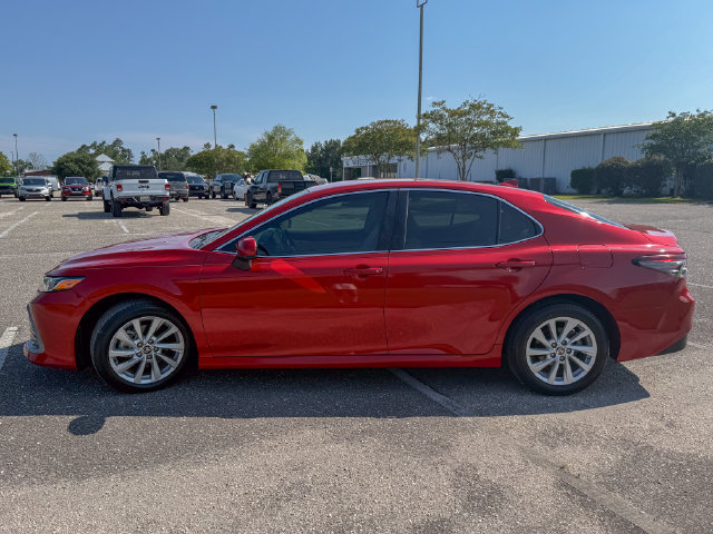Used 2024 Toyota Camry LE FWD image 8