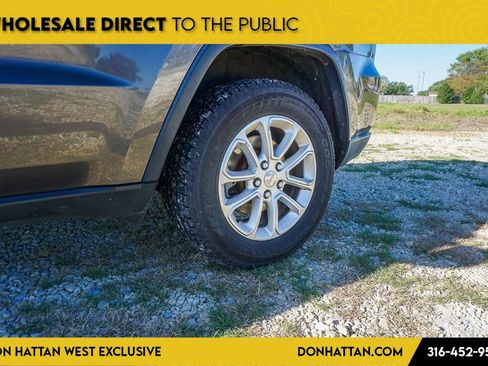 Used 2014 Jeep Grand Cherokee Laredo w/ 18" Wheel & 8.4" Radio Group image 37