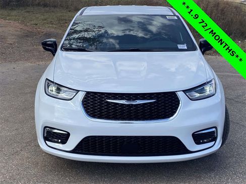 New 2026 Chrysler Pacifica Select image 33