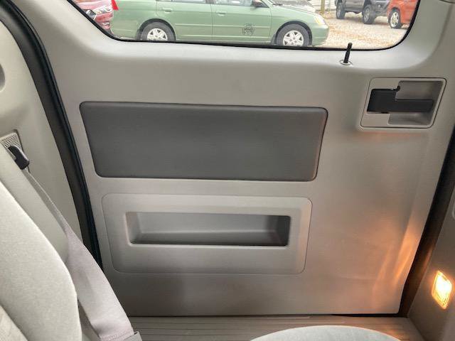 Used 2004 Ford Freestar SE FWD image 26