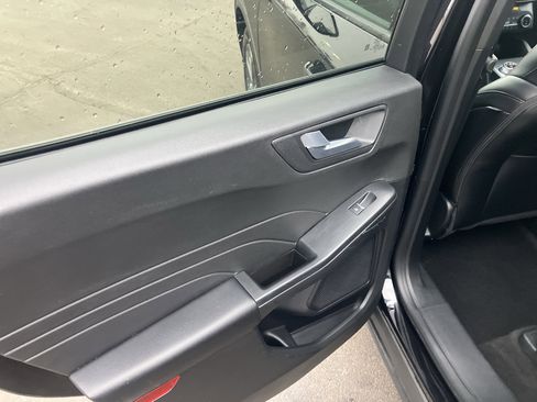 Used 2025 Ford Escape ST-Line Select image 14