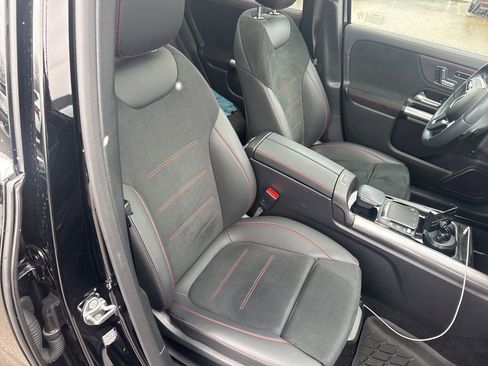 Used 2023 Mercedes-Benz GLA 250 4MATIC image 7