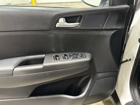 Used 2020 Kia Sportage LX FWD image 20