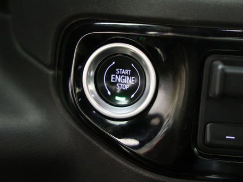 Used 2022 Chevrolet Silverado 1500 RST image 9