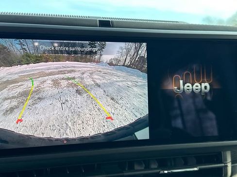 Used 2025 Jeep Wrangler Unlimited Rubicon 4xe image 33