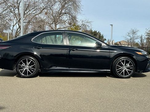 Certified 2024 Toyota Camry SE image 3