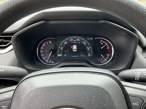Used 2023 Toyota RAV4 LE FWD image 21
