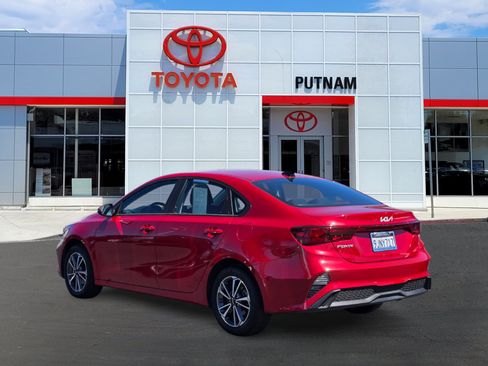 Used 2023 Kia Forte LXS w/ LXS Technology Package FWD image 6