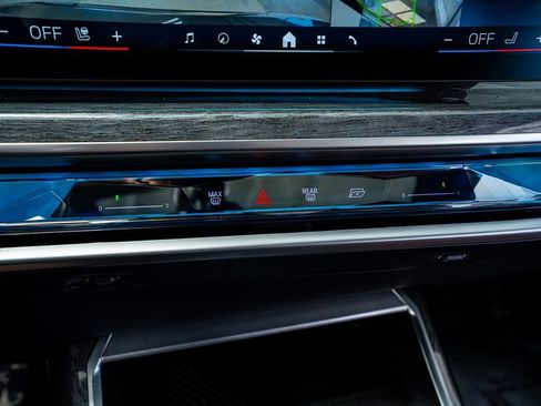 Used 2024 BMW i7 xDrive60 image 49