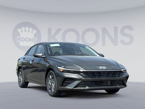 New 2026 Hyundai Elantra Hybrid FWD image 10