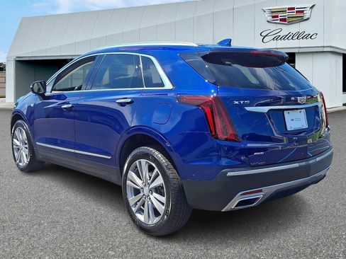 Certified 2023 Cadillac XT5 Premium Luxury w/ Technology Package AWD/4WD image 3