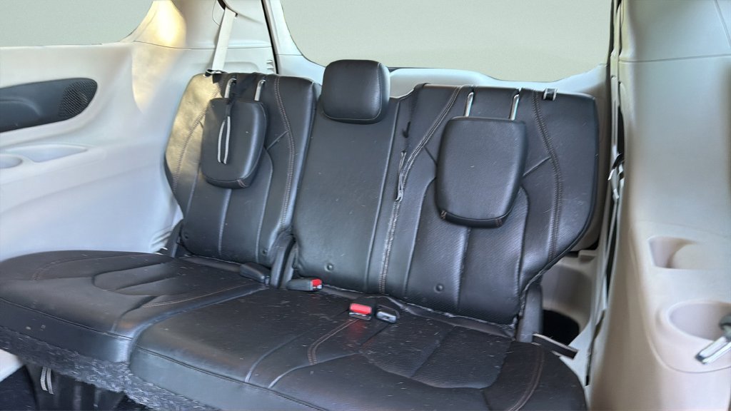 Used 2019 Chrysler Pacifica Touring-L w/ Advanced Safetytec Group FWD image 37