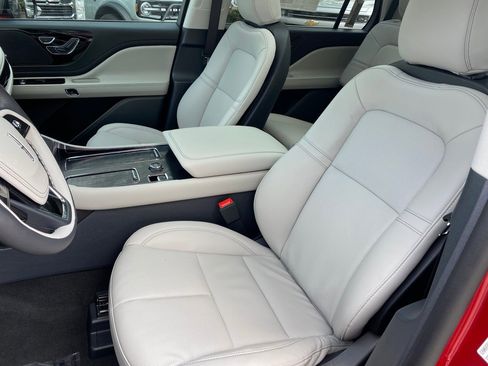 New 2026 Lincoln Aviator 2WD image 34