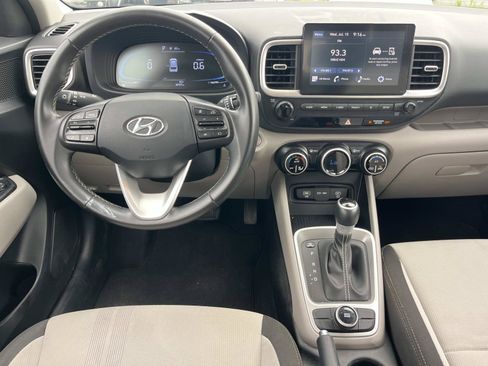Used 2024 Hyundai Venue SEL FWD image 14