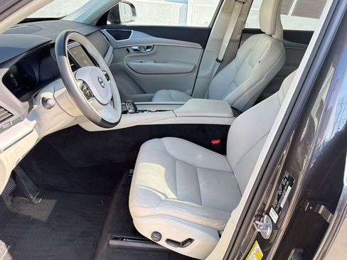 Used 2024 Volvo XC90 B5 Core w/ Protection Package Premier AWD/4WD image 5