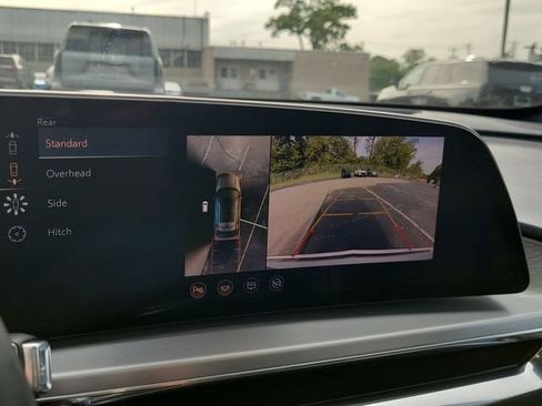 Certified 2024 Cadillac Lyriq Luxury AWD/4WD image 15