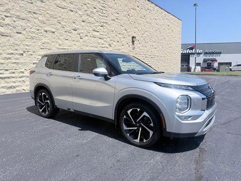 Used 2023 Mitsubishi Outlander SE AWD/4WD image 4