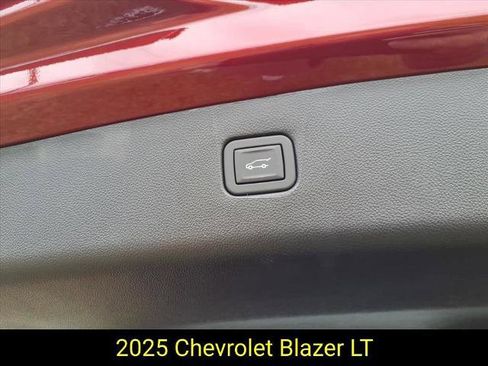 New 2025 Chevrolet Blazer LT w/ Convenience Package image 12
