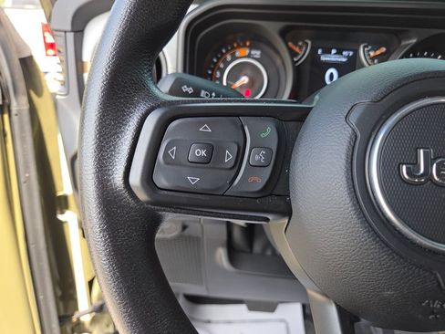Used 2025 Jeep Wrangler Unlimited Sport AWD/4WD image 32