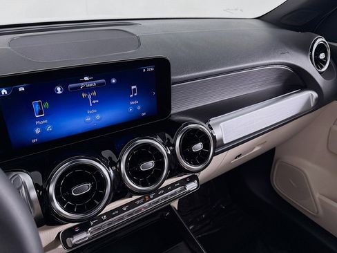 New 2026 Mercedes-Benz GLB 250 image 20