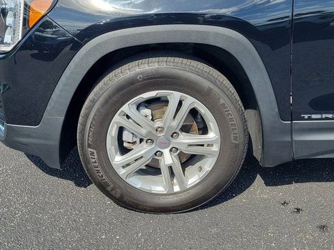 Used 2024 GMC Terrain SLE FWD image 30