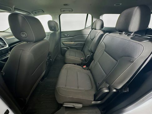 Used 2023 GMC Acadia SLE w/ Driver Convenience Package image 28