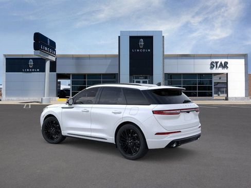 New 2026 Lincoln Corsair Premiere image 4