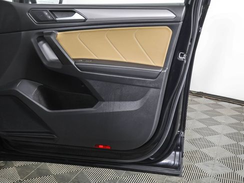 Used 2023 Volkswagen Tiguan SE image 47