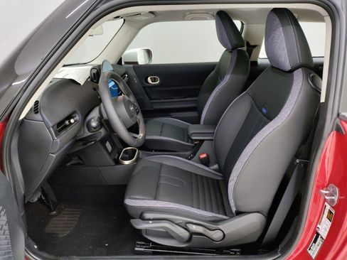 Used 2025 MINI Cooper 2-Door Hardtop image 11