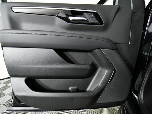 New 2026 Chevrolet Suburban LS image 21