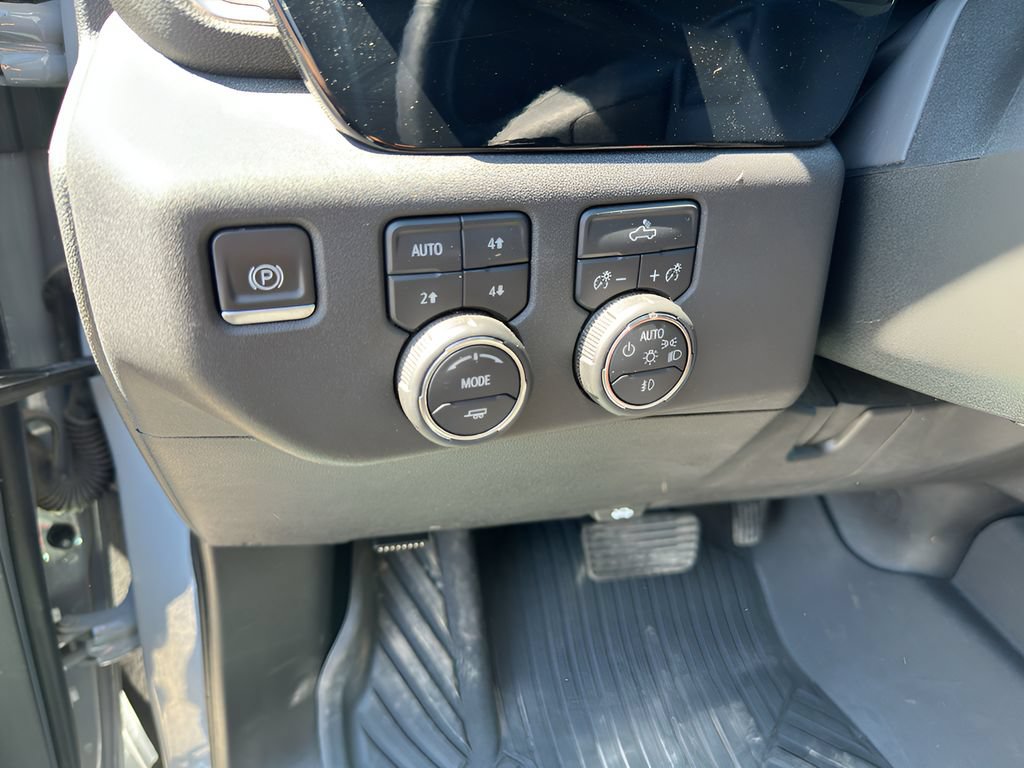 Used 2024 Chevrolet Silverado 1500 RST AWD/4WD image 18
