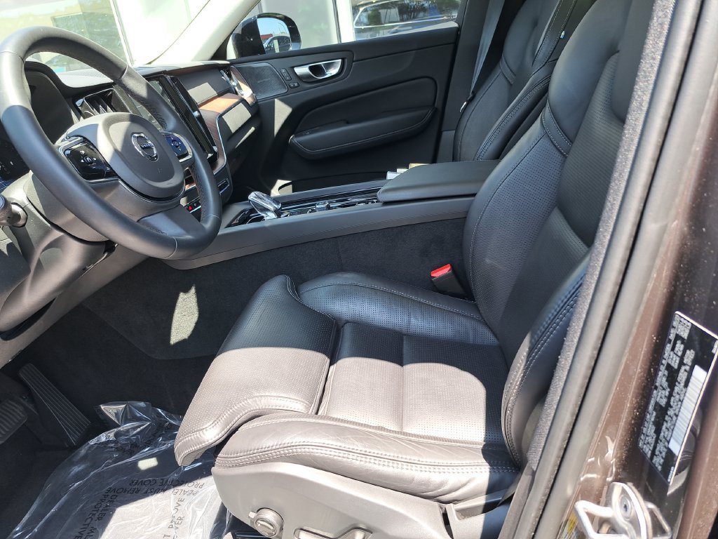 Used 2024 Volvo XC60 B5 Ultimate AWD/4WD image 22