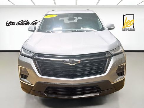 Used 2023 Chevrolet Traverse LT image 2