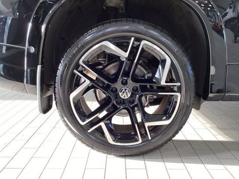 Used 2026 Volkswagen Tiguan SEL R-Line AWD/4WD image 24